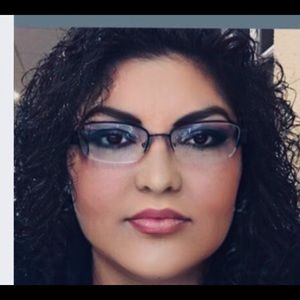 Meet your Posher, Rina